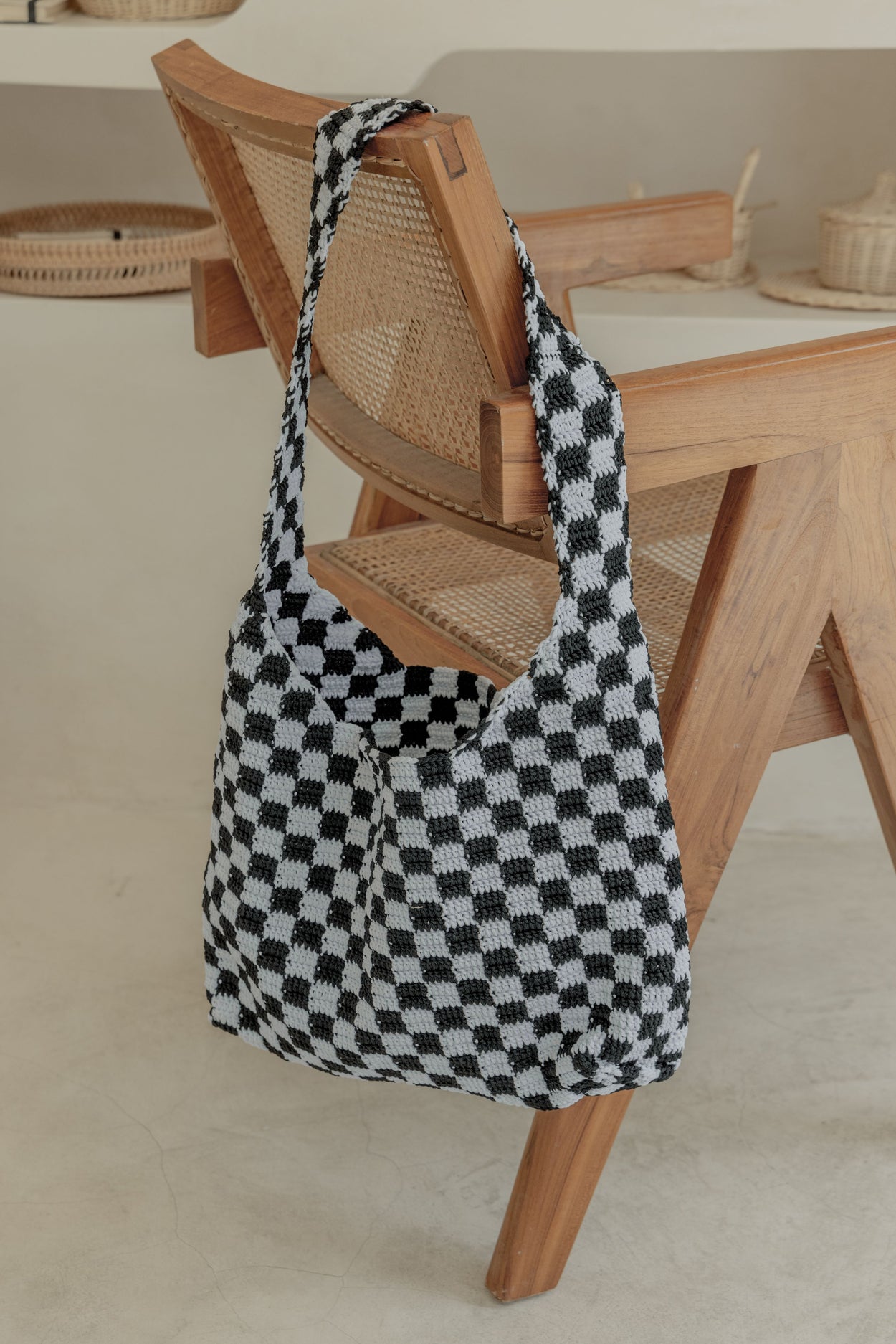 Checkered Crochet Shoulder Bag Black